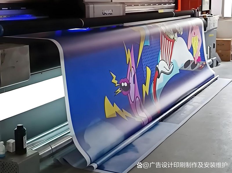 户外广告：城市风景线中的精彩点缀